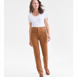 Women's High-Rise Straight-Leg Corduroy Jeans